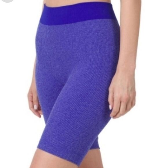 New Zenana Ribbed Shorts - Picture 3 of 4